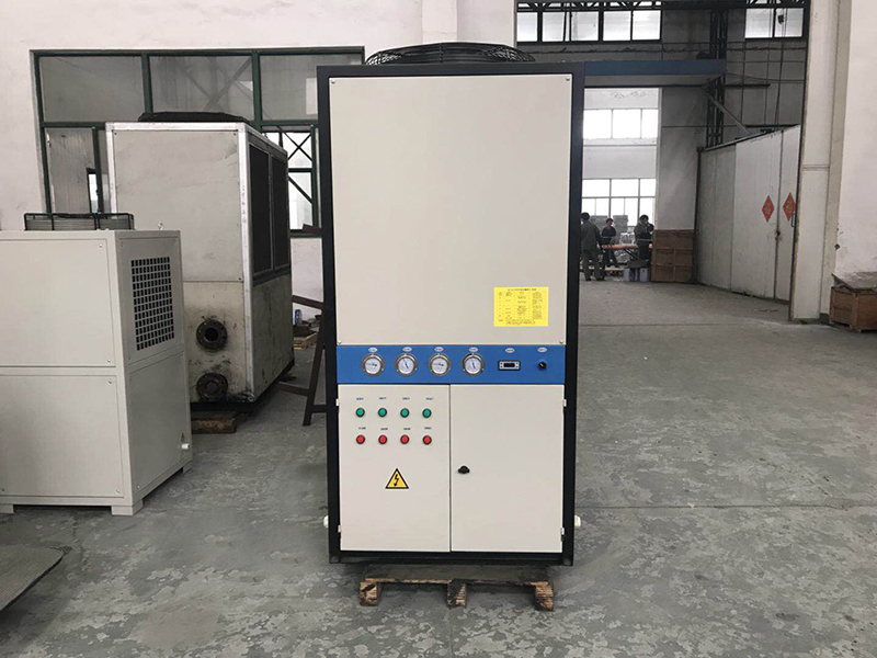 油冷卻機(jī)結(jié)構(gòu)特點與運(yùn)行原理