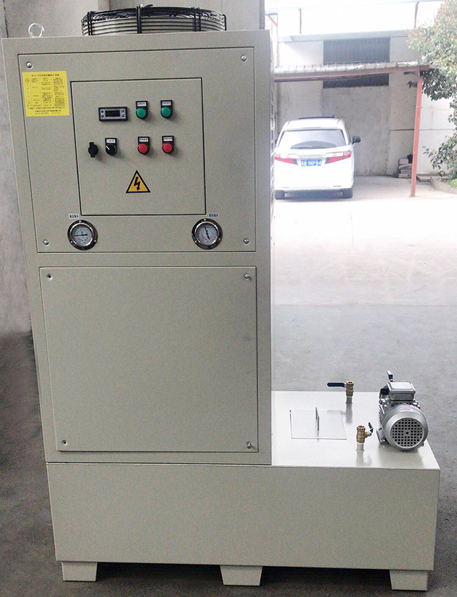 嚴寒降溫天氣，油冷機該怎樣防凍“保暖”？