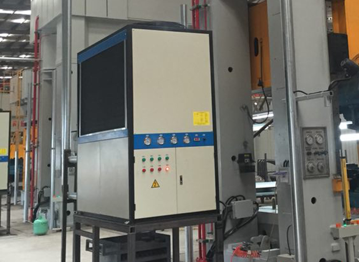 常規(guī)尺寸的油冷機(jī)安裝注意事項(xiàng)有哪些？