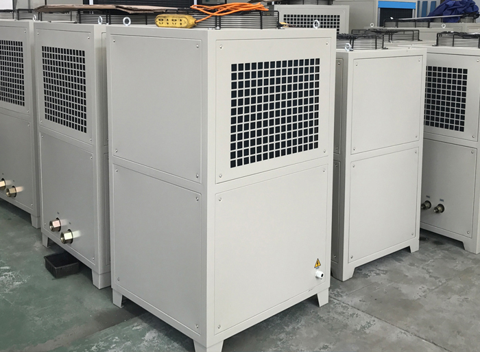 油冷卻機是如何做到讓機器恒溫、恒流的？